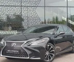 Lexus LS500h 2017, 3.5 L hybrid, automatic, all-wheel drive, 266,265 km, Kyiv