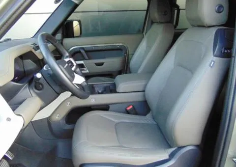 LAND ROVER DEFENDER 2023, 3 л дизель, автомат, повний привід, 21 442 км, Київ - 7/10