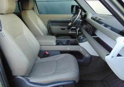 LAND ROVER DEFENDER 2023, 3 л дизель, автомат, повний привід, 21 442 км, Київ - 8/10