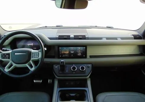 LAND ROVER DEFENDER 2023, 3 л дизель, автомат, повний привід, 21 442 км, Київ - 9/10