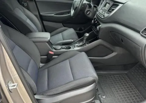 Hyundai Tucson 2016, 2 L petrol, automatic, front-wheel drive, 220,500 km, Kyiv - 6/10