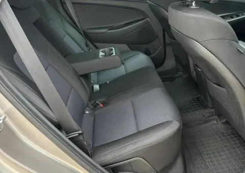 Hyundai Tucson 2016, 2 L petrol, automatic, front-wheel drive, 220,500 km, Kyiv - 7/10