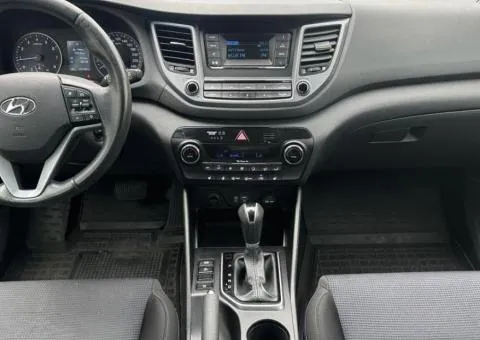 Hyundai Tucson 2016, 2 L petrol, automatic, front-wheel drive, 220,500 km, Kyiv - 8/10