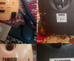 Vacuum cleaner Zanussi ZAN3430 (1600W) with bag, working