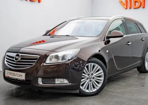 Opel Insignia 2013, 2 L diesel, automatic, front-wheel drive, 215,400 km, Kyiv - 1/10