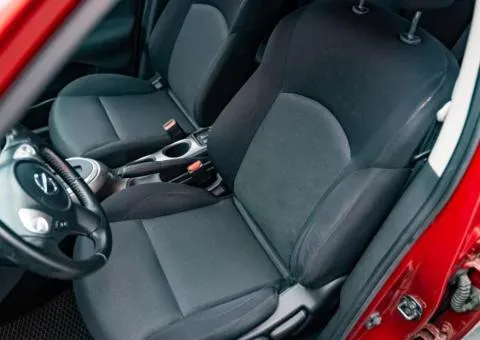 Nissan JUKE 2012, 1.6 L petrol, automatic, front-wheel drive, 113,100 km, Kyiv - 9/10