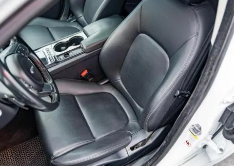JAGUAR XE 2016, 2 L diesel, automatic, all-wheel drive, 179,500 km, Kyiv - 9/10