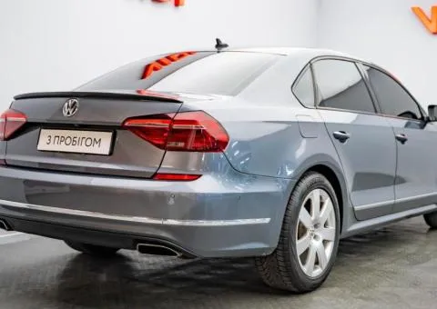 Volkswagen Passat 2017, 3.6 L LPG + petrol, automatic, front-wheel drive, 171,300 km, Kyiv - 2/10