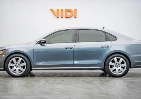 Volkswagen Passat 2017, 3.6 L LPG + petrol, automatic, front-wheel drive, 171,300 km, Kyiv - 3/10