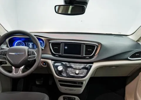 Chrysler Pacifica 2018, 3.6 L petrol, automatic, front-wheel drive, 144,600 km, Kyiv - 10/10