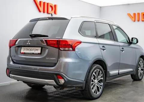 Mitsubishi Outlander 2017, 2.4 L petrol, automatic, all-wheel drive, 130,500 km, Kyiv - 2/10