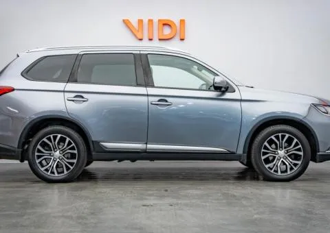 Mitsubishi Outlander 2017, 2.4 L petrol, automatic, all-wheel drive, 130,500 km, Kyiv - 4/10