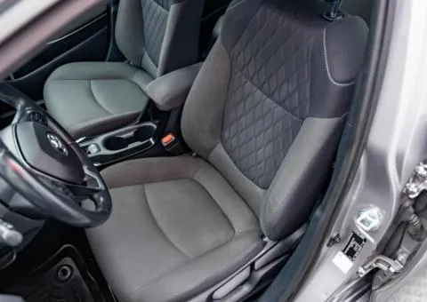 Toyota COROLLA 2021, 1.6 L petrol, automatic, front-wheel drive, 95,500 km, Kyiv - 9/10