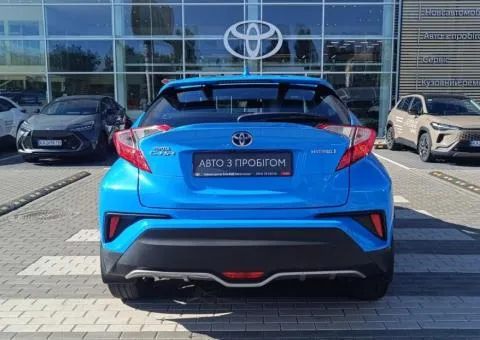 Toyota C-HR 2019, 1.8 L hybrid, CVT, front-wheel drive, 104,957 km, Kyiv - 4/10