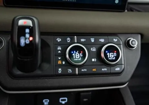 LAND ROVER DEFENDER 2022, 3 L diesel, automatic, all-wheel drive, 126,400 km, Kyiv - 8/10