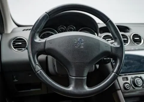 Peugeot 308 2010, 1.6 L petrol, automatic, front-wheel drive, 207,300 km, Kyiv - 3/10