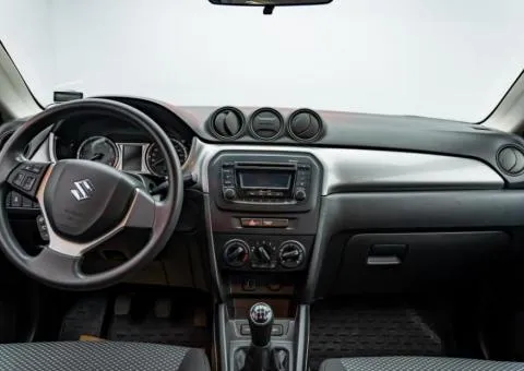 Suzuki Vitara 2018, 1.6 L petrol, manual, front-wheel drive, 197,600 km, Kyiv - 9/10
