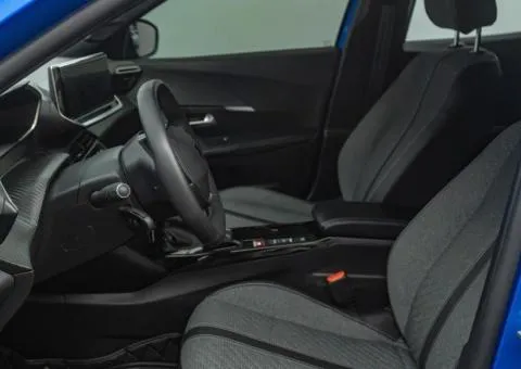 Peugeot 2008 2023, 1.2 л бензин, автомат, передний привод, 15 410 км, Киев - 8/10
