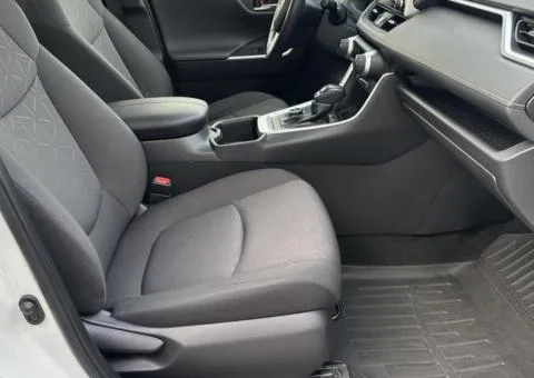 Toyota RAV4 2022, 2 л бензин, CVT, полный привод, 111 239 км, Киев - 6/10