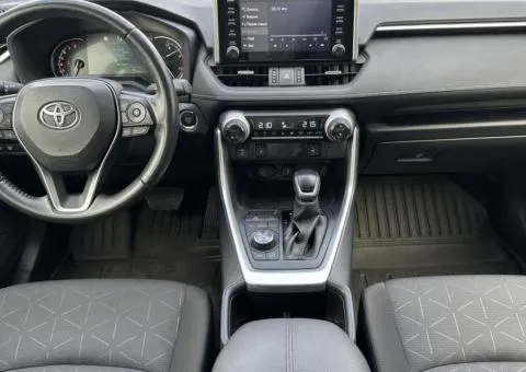 Toyota RAV4 2022, 2 л бензин, CVT, полный привод, 111 239 км, Киев - 8/10