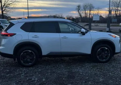 Nissan Rogue 2024, 1.5 л бензин, автомат, повний привід, 10 тис. км, Броди - 6/10
