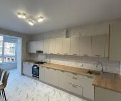 Продаж 2-кімнатної квартири, 84 м², вул. Проскурівського підпілля, Центр, Хмельницький