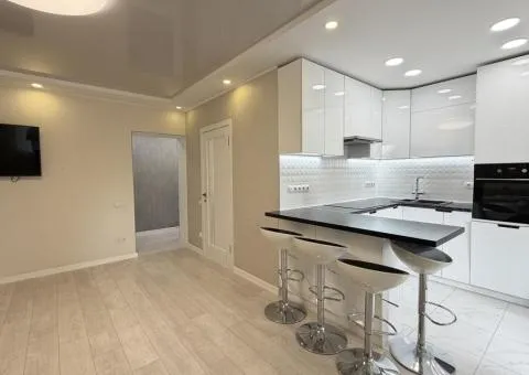 Продаж 2-кімнатної квартири, 70 м², Вишенька, Вінниця - 1/10