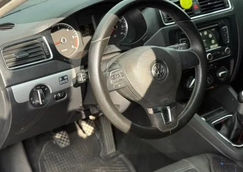 Volkswagen Jetta 2012, 2 л дизель, механіка, передній привід, 180 тис. км, Запоріжжя - 8/10
