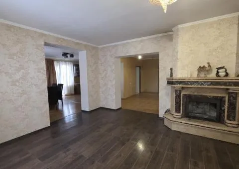 Продаж будинку, 217 м², ділянка 5 соток, старе місто, Вінниця - 8/10