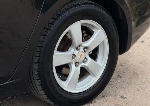 Chevrolet Cruze 2010, 1.6 л бензин, механіка, передній привід, 155 тис. км, Запоріжжя - 8/10
