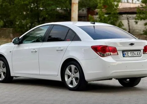 Chevrolet Cruze 2010, 1.8 л бензин, механіка, передній привід, 180 тис. км, Запоріжжя - 8/10
