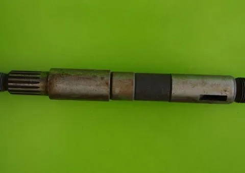 Вал водяного насоса Т-130, Т-170, дв. Д-160, 180