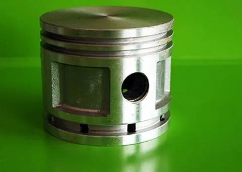 Поршень компресора ЗІЛ, КамАЗ, МАЗ, Т-150 (Р2)