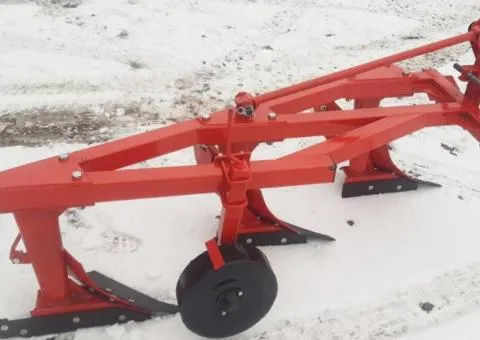 Left three-share plow PLN-3L-25SHp mounted for Virax tractor - 3/7