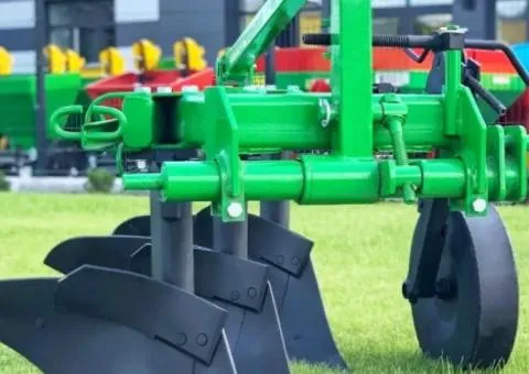 Three-share plough 3-30 (deep ploughing up to 30 cm) Bomet for tractor from 60 hp - 1/6