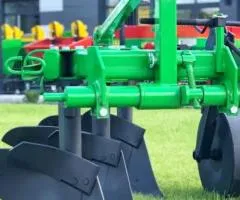 Трикорпусний плуг 3-30 (глибока оранка до 30 см) Бомет на трактор від 60 к.с.