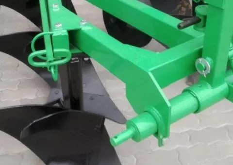 Three-share plough 3-30 (deep ploughing up to 30 cm) Bomet for tractor from 60 hp - 3/6