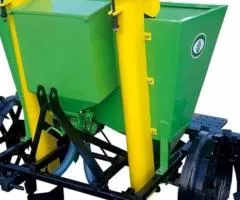 Картопляна саджалка польська Bomet з бункером міндобрив (міжряддя 70 - 75 см)