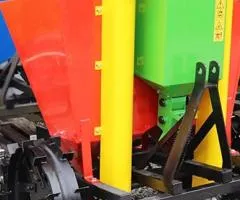 2-рядна саджалка картоплі з бункером для міндобрив Bomet (міжряддя 50-55 см)