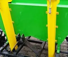 Картопляна саджалка польська Бомет тракторна 2 х рядна (міжряддя 70-75 см)