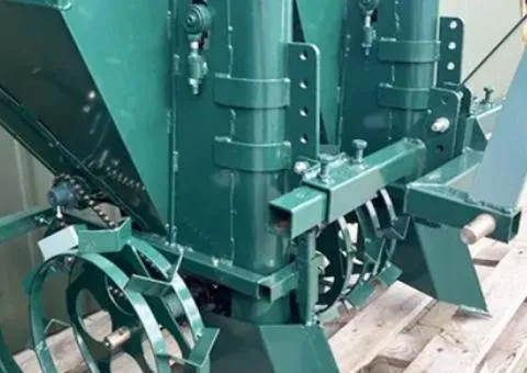 2-рядная картофелесажалка КСУ-120П-3т с бункерами для удобрений и лопастными окучниками - 1/6