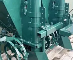 2-рядна картоплесаджалка КСУ-120П-3т з бункерами для добрив та пелюстковими підгортачами до
