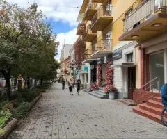 ТОП Оренда комерція ЦЕНТР СТОМЕТРІВКА Незалежності 39  фонтан готель Надія ДОВГОСТОРОКОВО