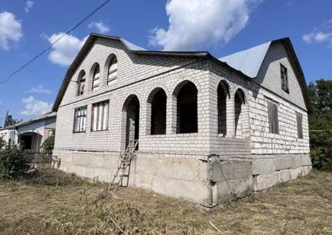 Продажа 4-комнатного дома, 120 м², Черняхов, Черняхов - 1/10