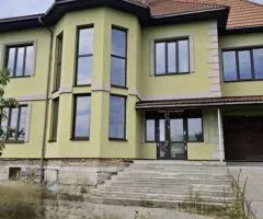 Продажа 4-комнатного дома, 353 м², с. Тетеревка, у р. Тетерев