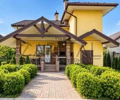 Аренда 4-комнатного дома, 164 м², ул. Садовая, Днепровский район, Киев