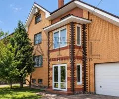 Аренда 10-комнатного дома, 500 м², ул. Богатырская, Оболонский район, Киев