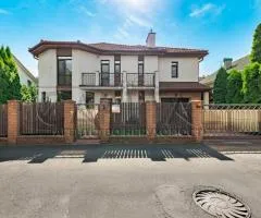 Аренда дома, 235 м², ул. Поричковая, Подольский р-н, Киев