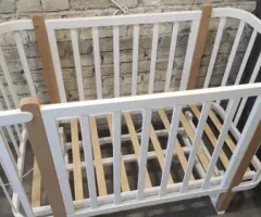 Продам дитяче ліжечко. Нове.