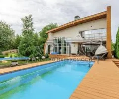 Аренда дома, 600 м², ул. Соборная, Гореничи